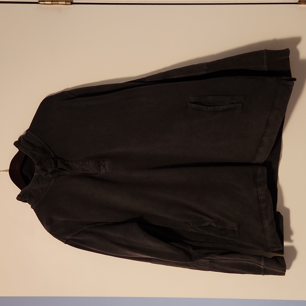Like new Orvis Men's Pullover. Size large. Grey.